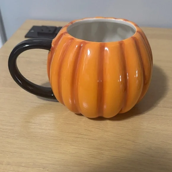 Target Pumpkin Shaped Mug with Ghost Accent - Picture 4 of 6